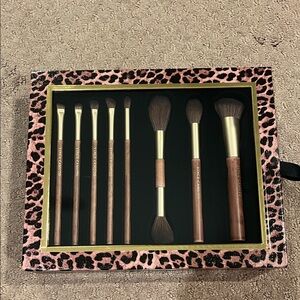BNIB! Vince Camuto Leopard Print Brush Set